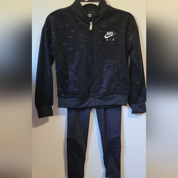 Nike Kids Black Jacket and Pants Set - Picture 1 of 5